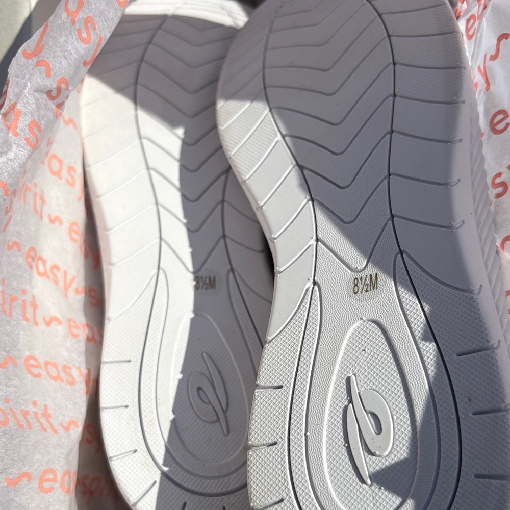 Easy Spirit Light Gray Knit Flats - Picture 2 of 4